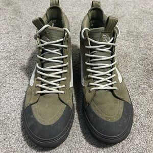 Vans MTE Sk8-Hi Waterproof Insulated Shoe